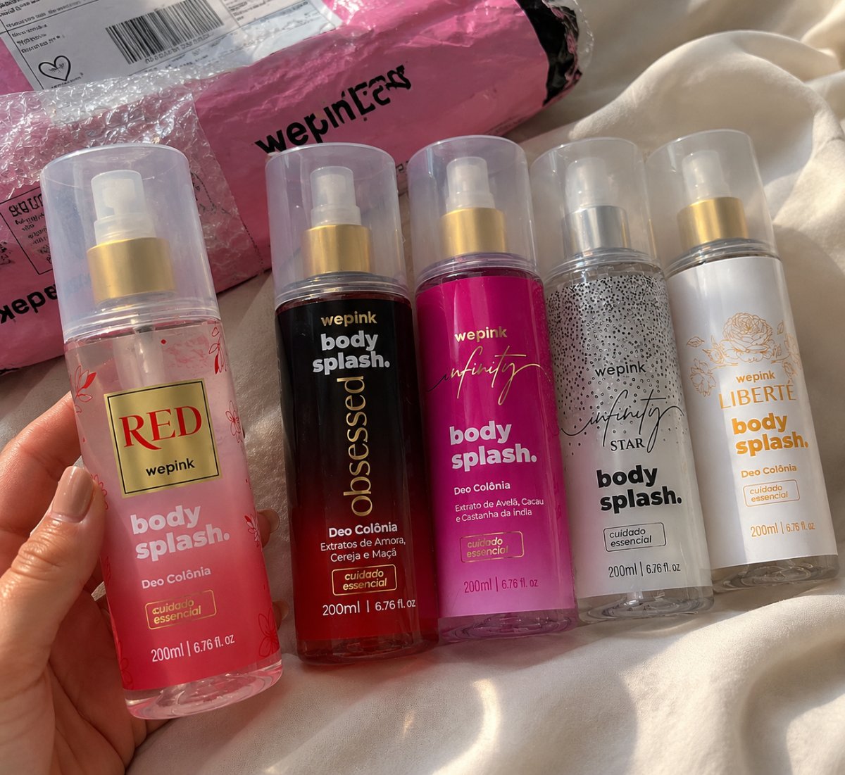 Foto enviada por Daiane S. mostrando o kit Wepink recebido